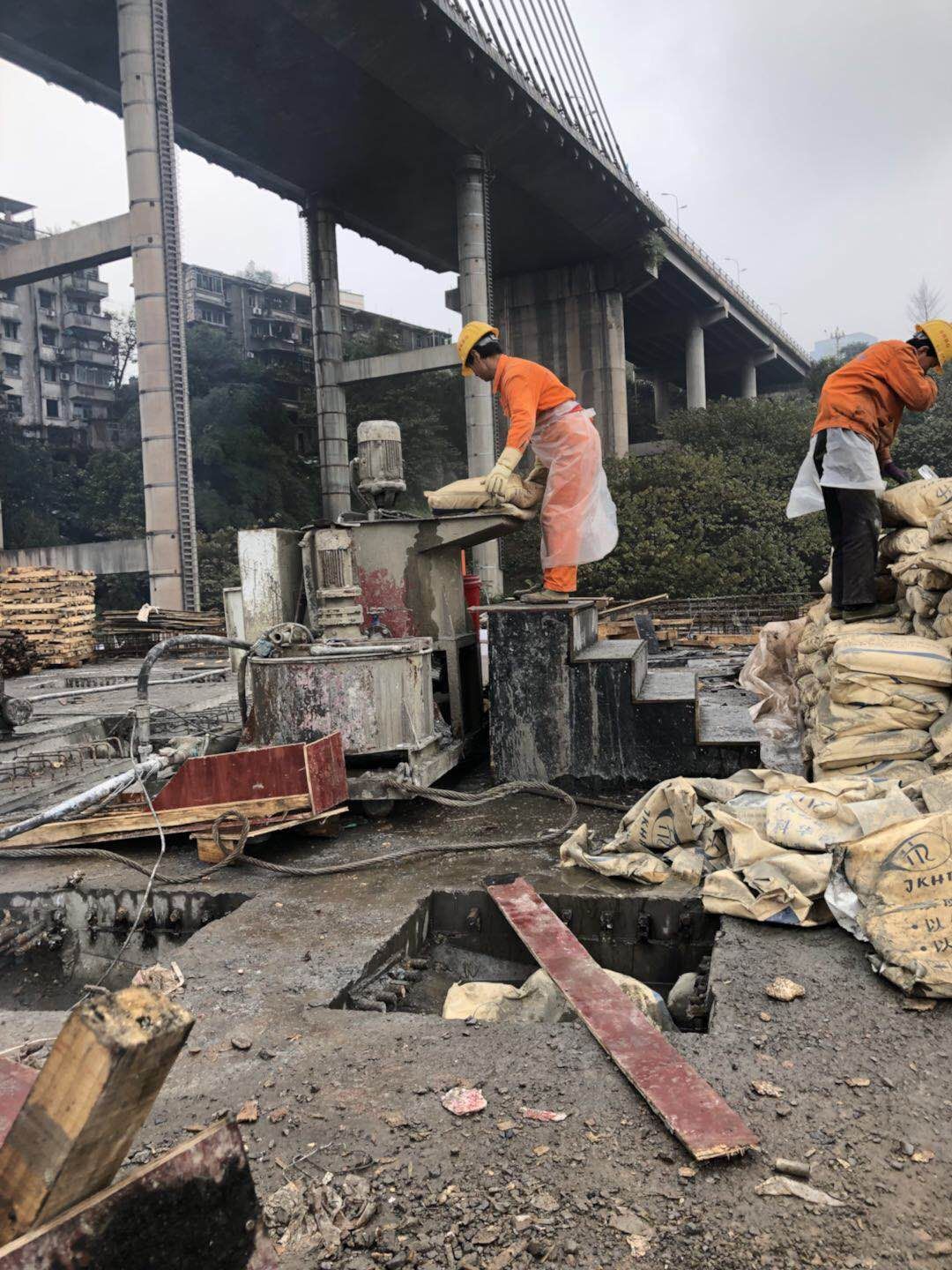 HR-A预应力管道压浆料施工.jpg