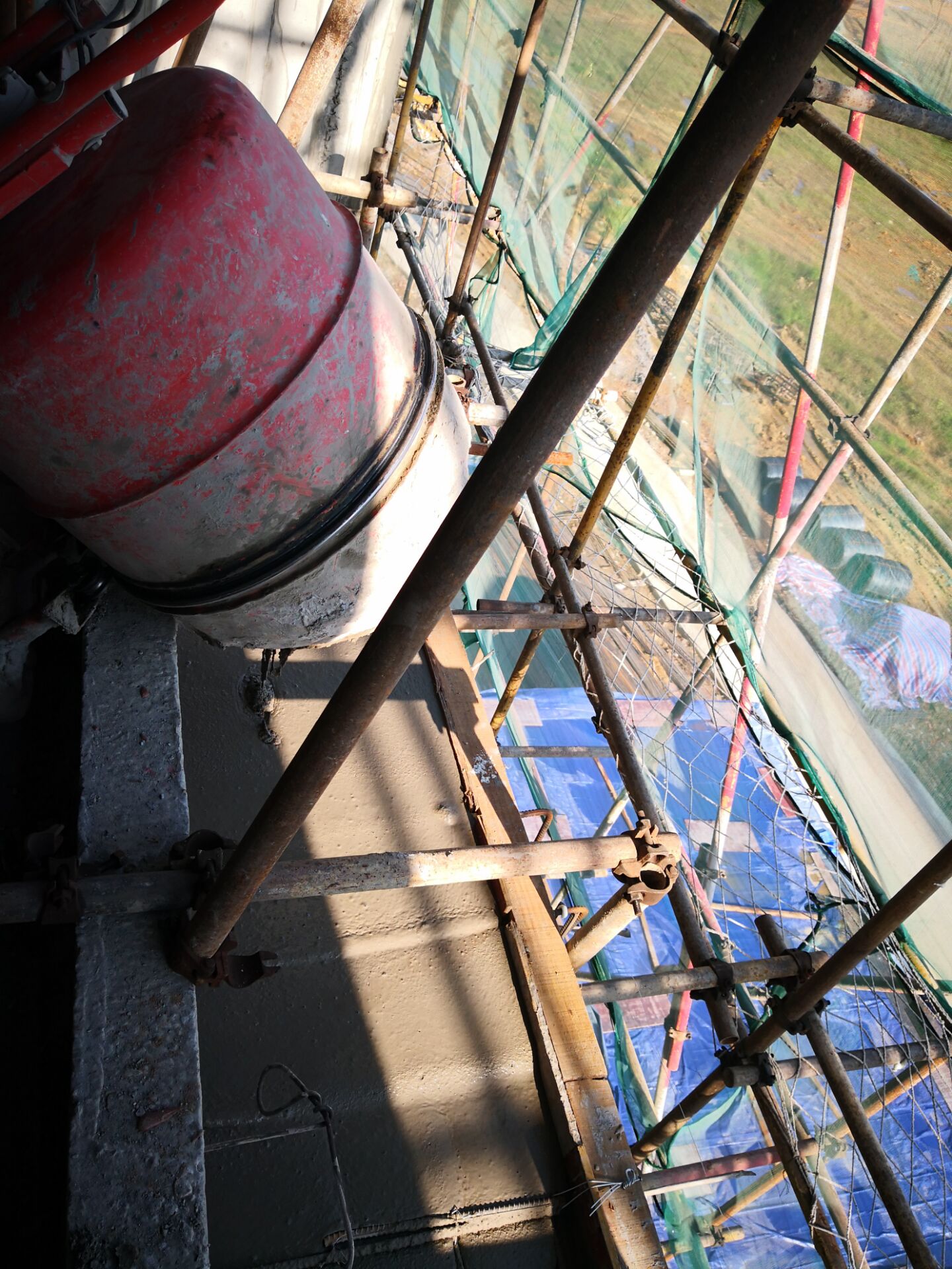 HR-5高强无收缩灌浆料-梁柱加固灌浆.jpg